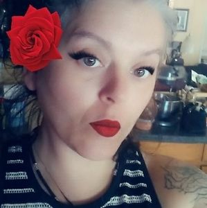 Meet your Posher, Christina